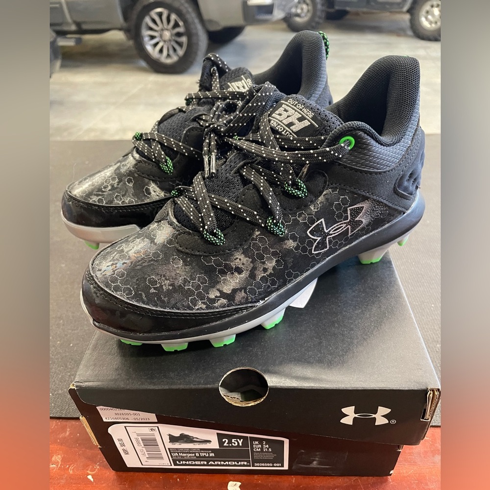 Under Armour Baseball Cleats